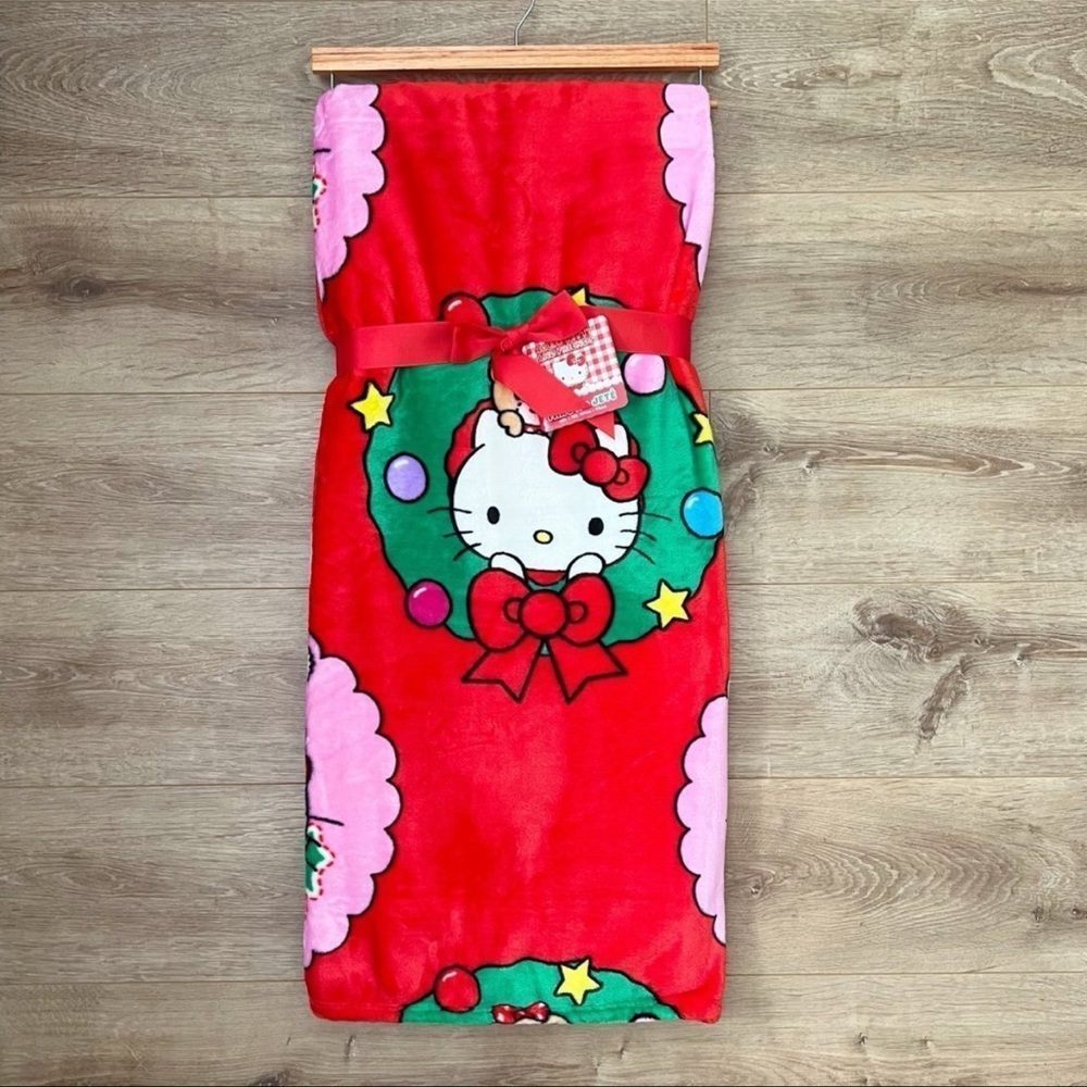 Hello Kitty red wreath Christmas blanket